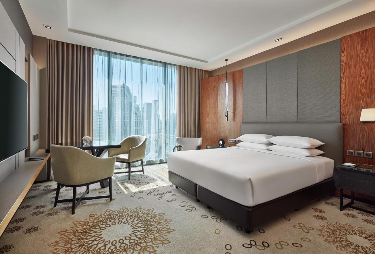 Hyatt Regency Bangkok Sukhumvit Hotel Екстериор снимка